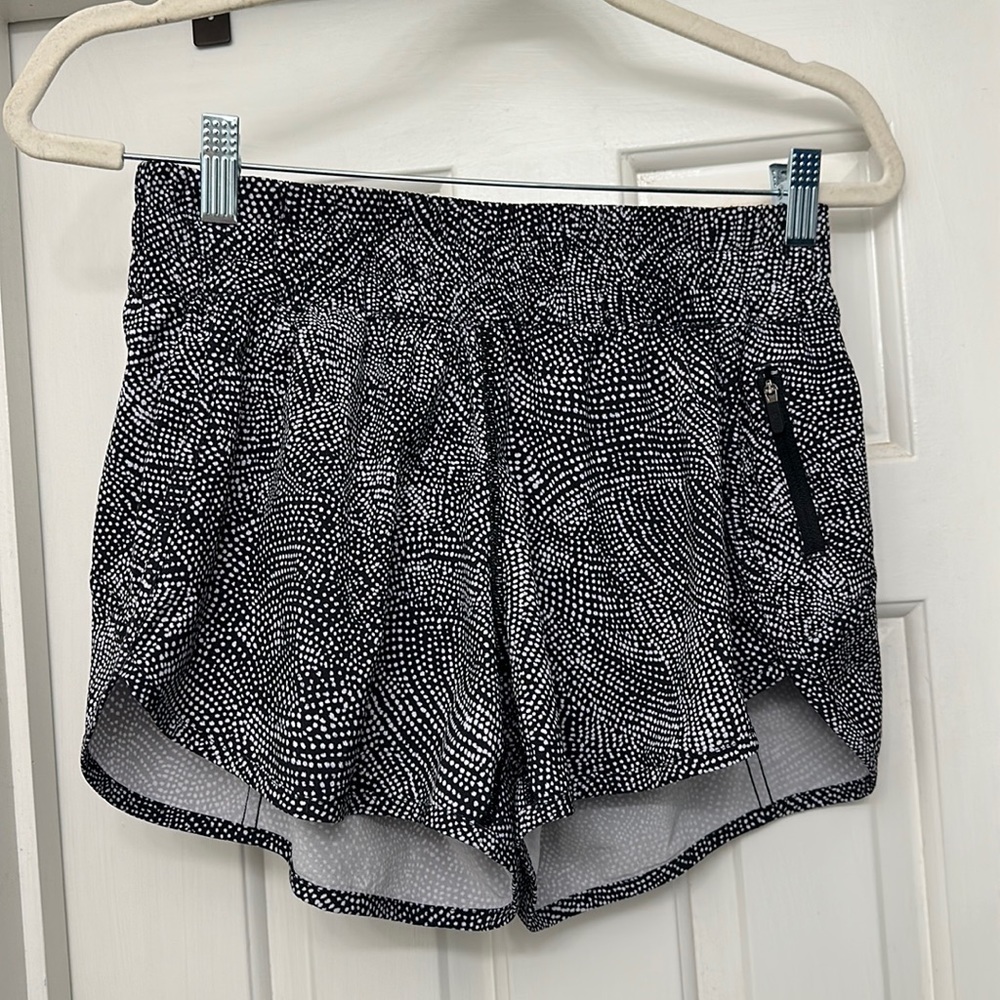 Lululemon - tracker short v